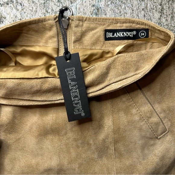 🆕Blank NYC Suede Mini Skirt Size 24 - Picture 3 of 6
